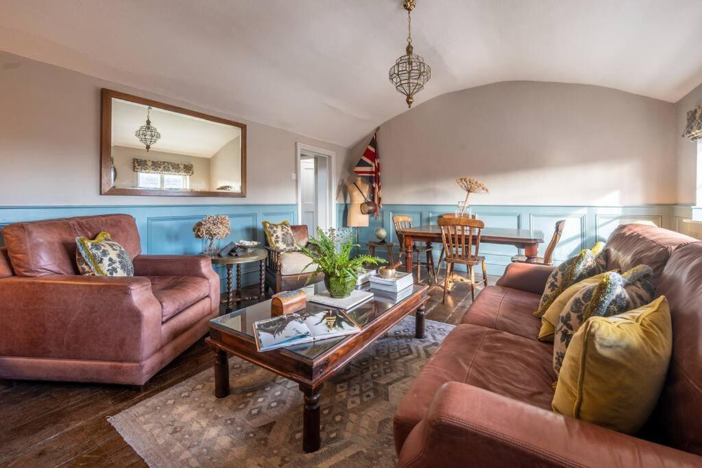 Sarah'S - A Townhouse Apartment In Georgian Holt Holt  Luaran gambar