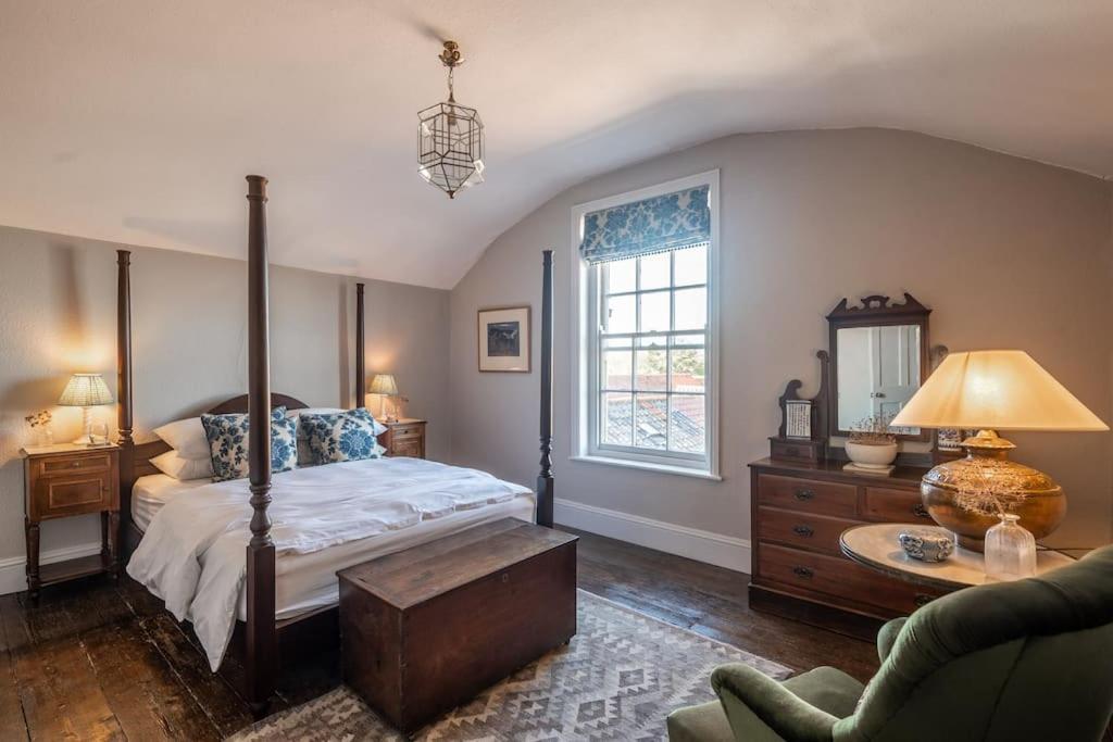 Sarah'S - A Townhouse Apartment In Georgian Holt Holt  Luaran gambar