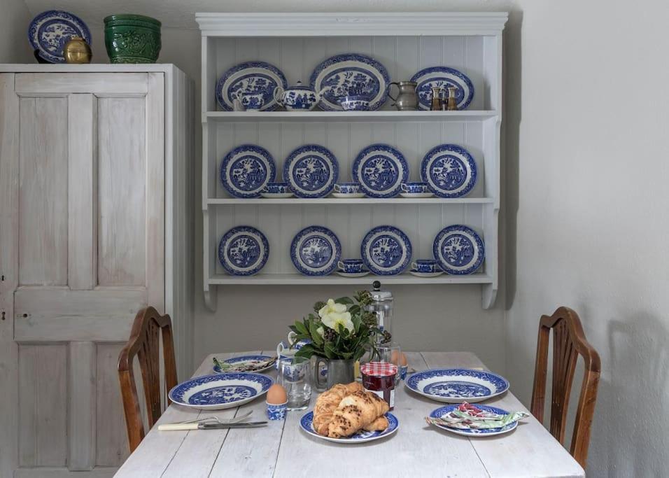 Sarah'S - A Townhouse Apartment In Georgian Holt Holt  Luaran gambar