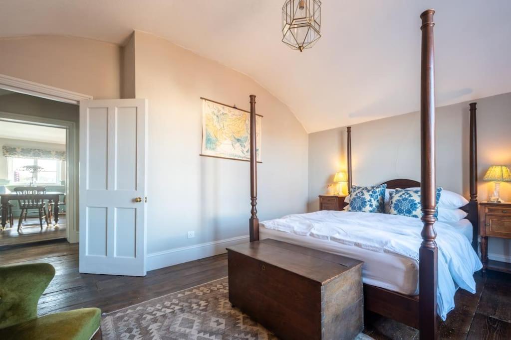 Sarah'S - A Townhouse Apartment In Georgian Holt Holt  Luaran gambar